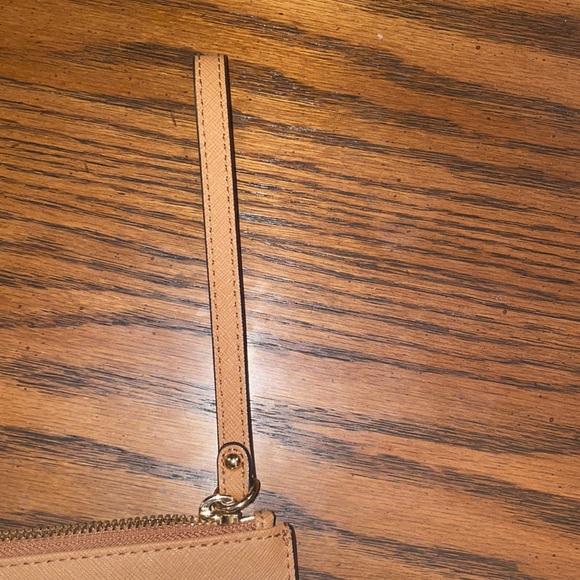 Michael Kors clutch/wristlet - Picture 6 of 6